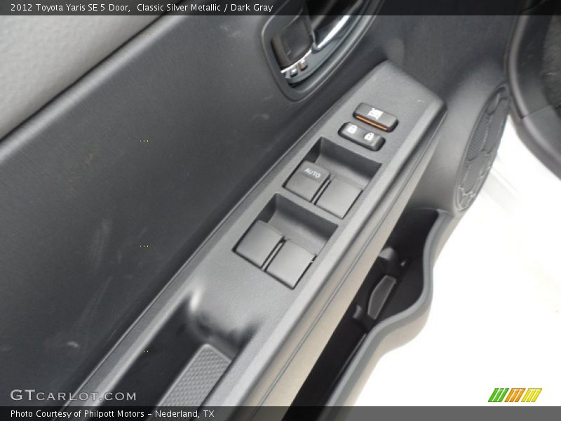 Classic Silver Metallic / Dark Gray 2012 Toyota Yaris SE 5 Door