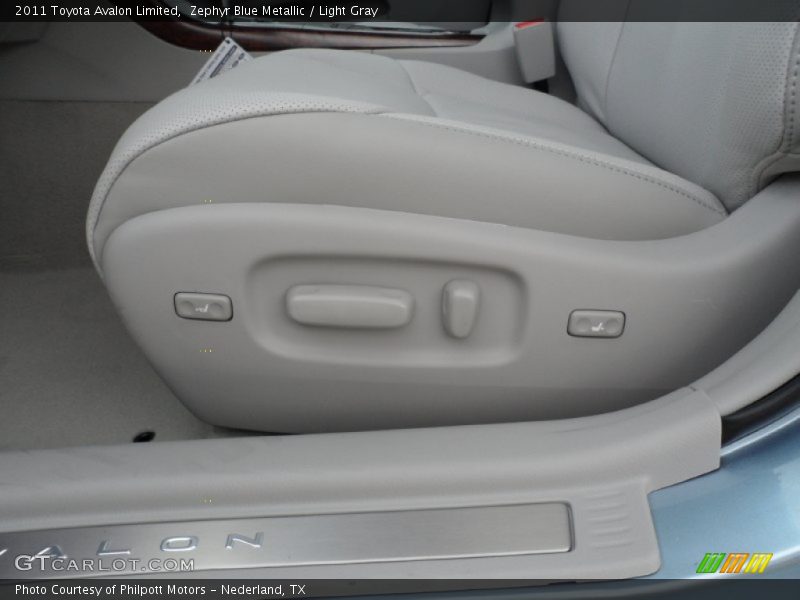 Zephyr Blue Metallic / Light Gray 2011 Toyota Avalon Limited