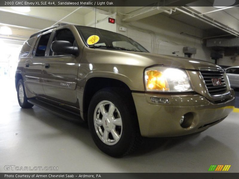 Front 3/4 View of 2003 Envoy XL SLE 4x4