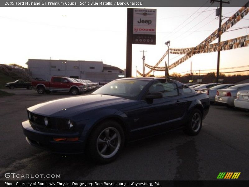 Sonic Blue Metallic / Dark Charcoal 2005 Ford Mustang GT Premium Coupe