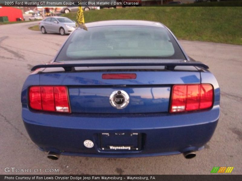 Sonic Blue Metallic / Dark Charcoal 2005 Ford Mustang GT Premium Coupe