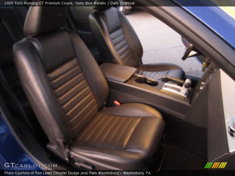 Sonic Blue Metallic / Dark Charcoal 2005 Ford Mustang GT Premium Coupe