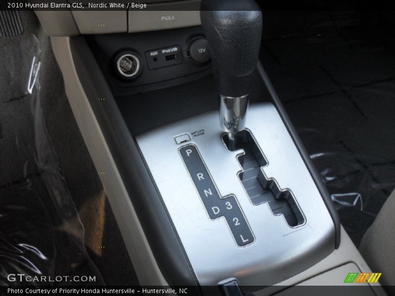 Nordic White / Beige 2010 Hyundai Elantra GLS