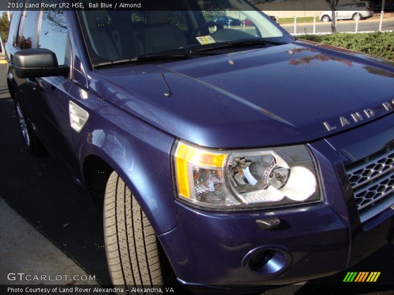Bali Blue / Almond 2010 Land Rover LR2 HSE
