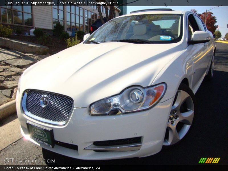 Front 3/4 View of 2009 XF Supercharged