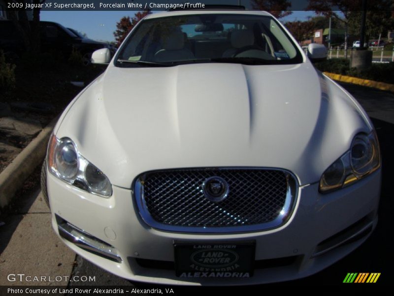 Porcelain White / Champagne/Truffle 2009 Jaguar XF Supercharged