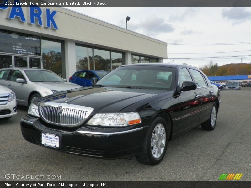 Black / Black 2010 Lincoln Town Car Signature Limited