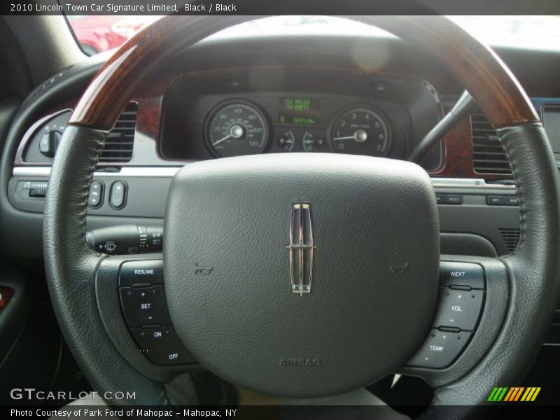  2010 Town Car Signature Limited Steering Wheel