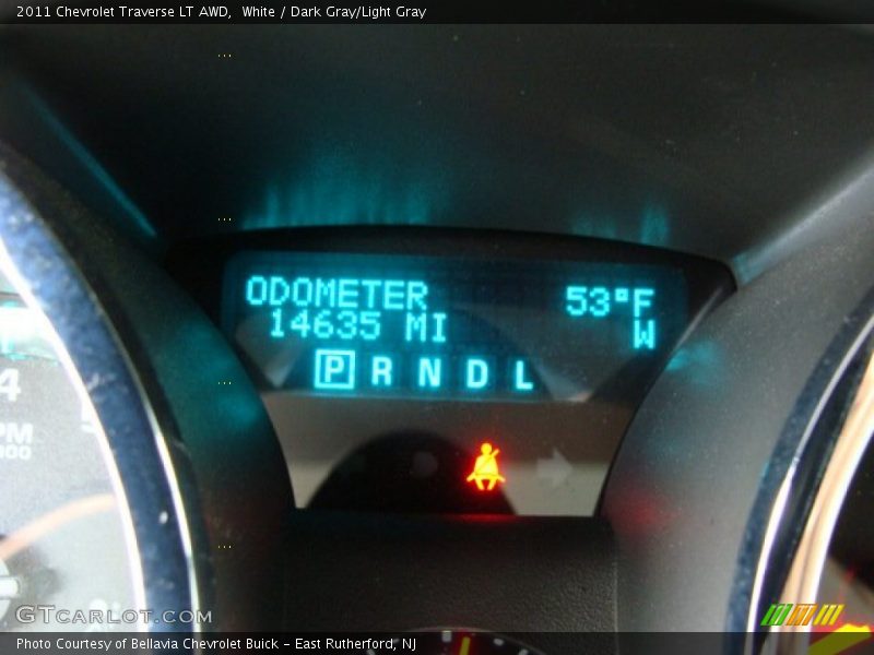 White / Dark Gray/Light Gray 2011 Chevrolet Traverse LT AWD