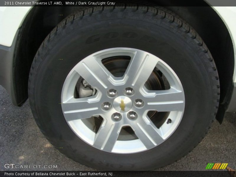 White / Dark Gray/Light Gray 2011 Chevrolet Traverse LT AWD