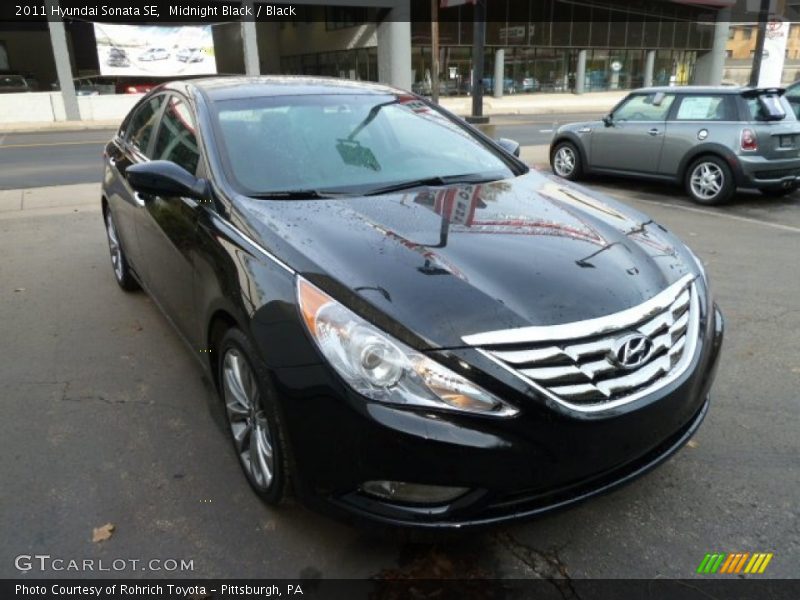 Midnight Black / Black 2011 Hyundai Sonata SE