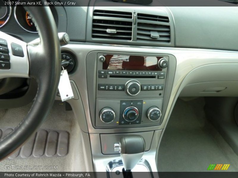 Black Onyx / Gray 2007 Saturn Aura XE