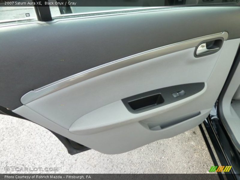 Black Onyx / Gray 2007 Saturn Aura XE