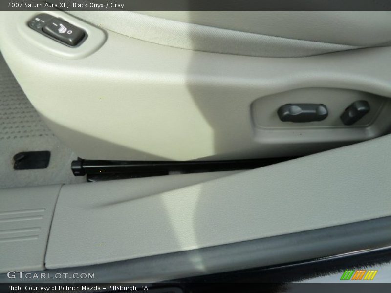 Black Onyx / Gray 2007 Saturn Aura XE