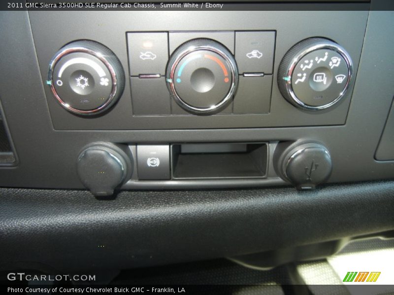 Controls of 2011 Sierra 3500HD SLE Regular Cab Chassis