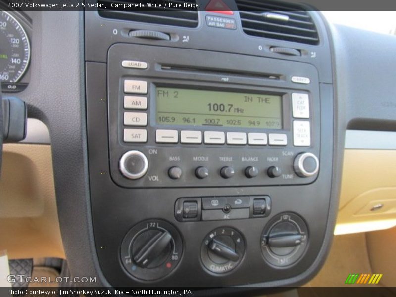 Campanella White / Pure Beige 2007 Volkswagen Jetta 2.5 Sedan