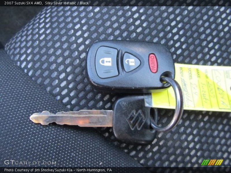 Silky Silver Metallic / Black 2007 Suzuki SX4 AWD