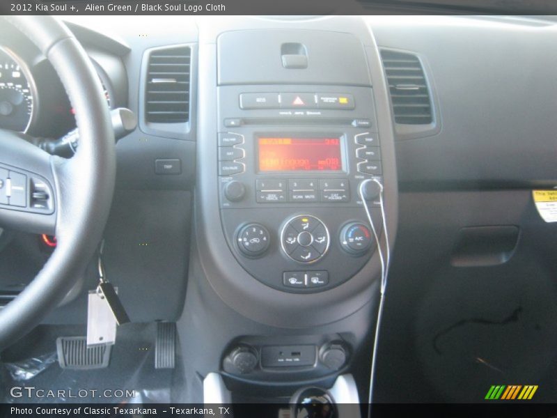 Alien Green / Black Soul Logo Cloth 2012 Kia Soul +