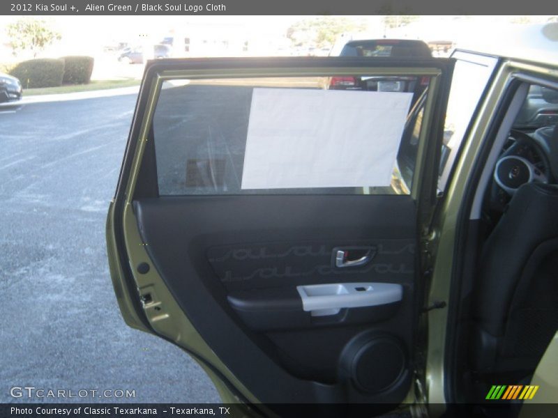Alien Green / Black Soul Logo Cloth 2012 Kia Soul +