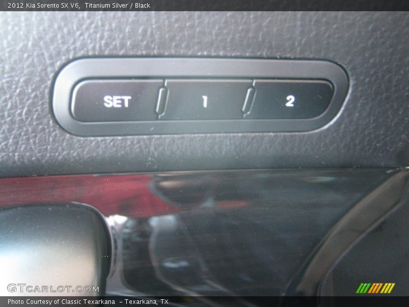 Titanium Silver / Black 2012 Kia Sorento SX V6