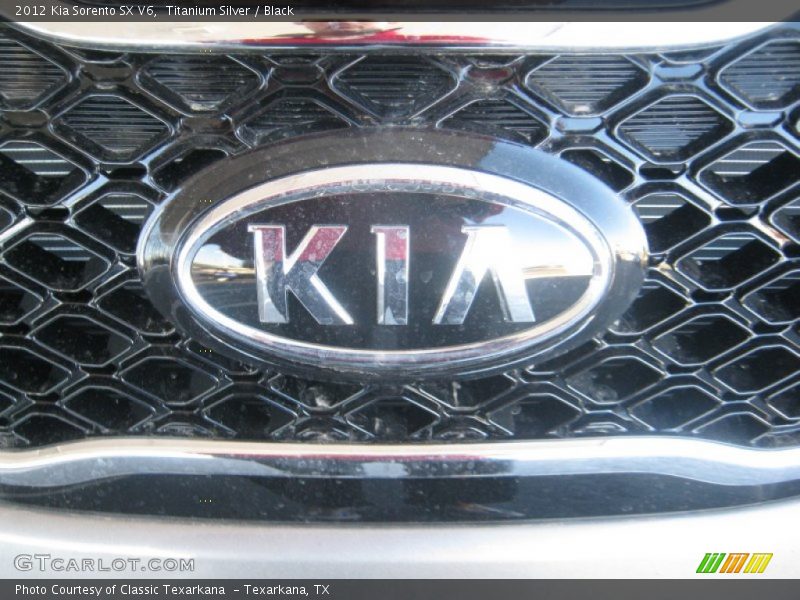 Titanium Silver / Black 2012 Kia Sorento SX V6