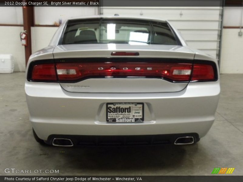 Bright Silver Metallic / Black 2012 Dodge Charger SE
