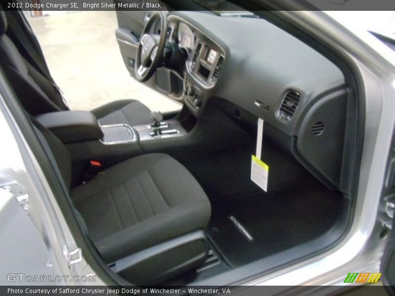 Bright Silver Metallic / Black 2012 Dodge Charger SE