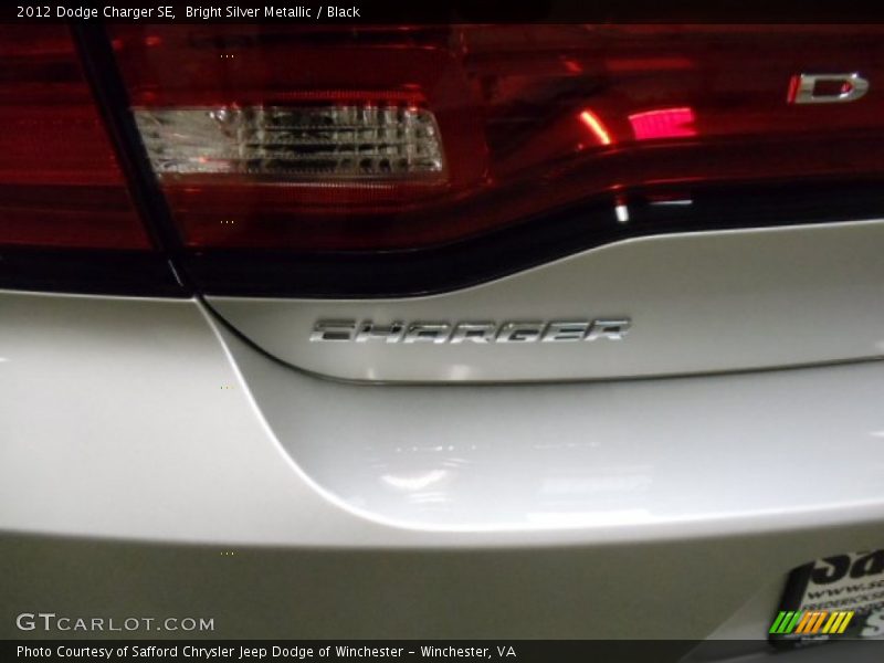 Bright Silver Metallic / Black 2012 Dodge Charger SE