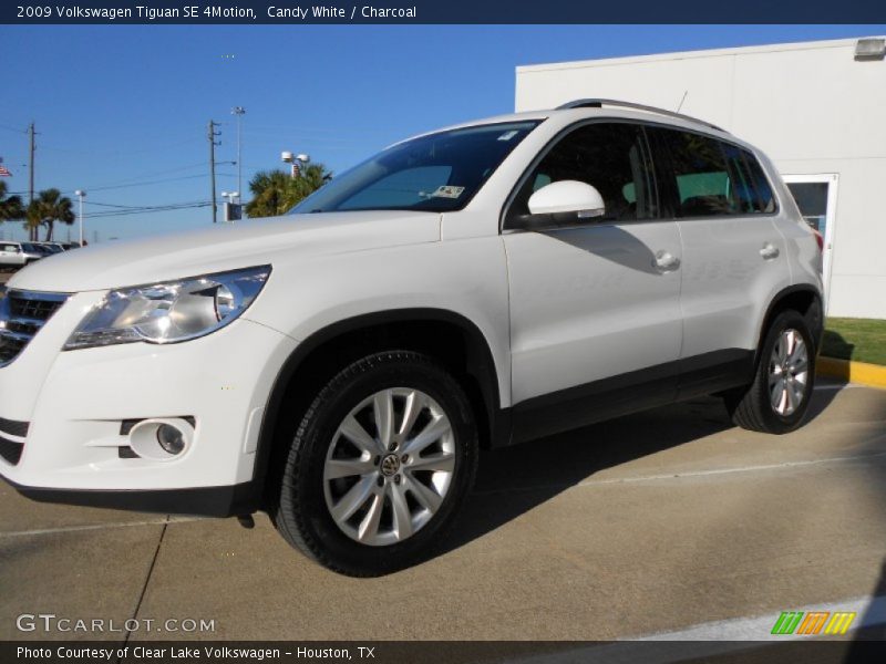Candy White / Charcoal 2009 Volkswagen Tiguan SE 4Motion
