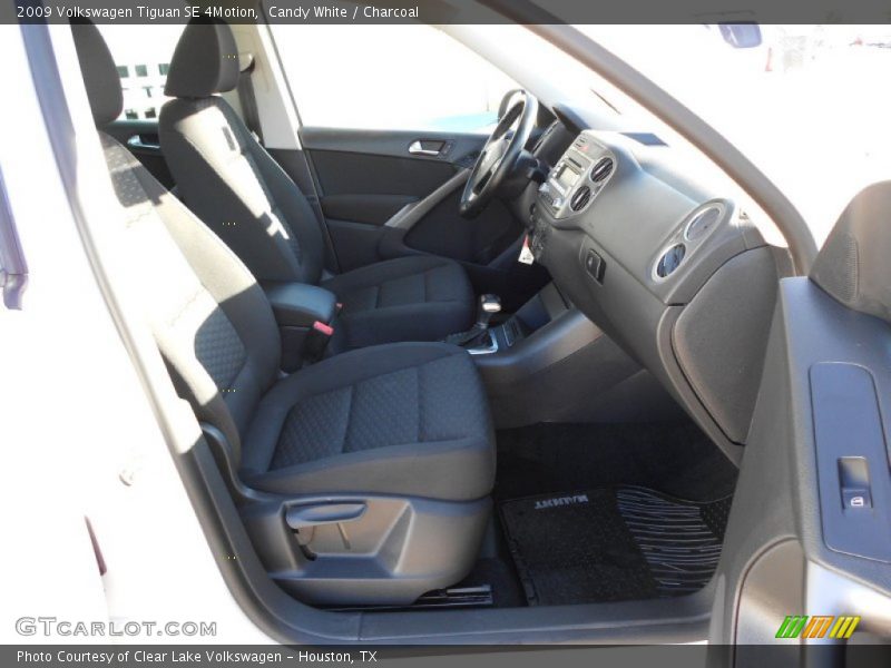 Candy White / Charcoal 2009 Volkswagen Tiguan SE 4Motion