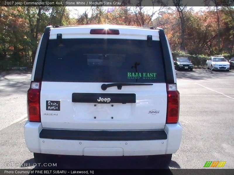 Stone White / Medium Slate Gray 2007 Jeep Commander Sport 4x4