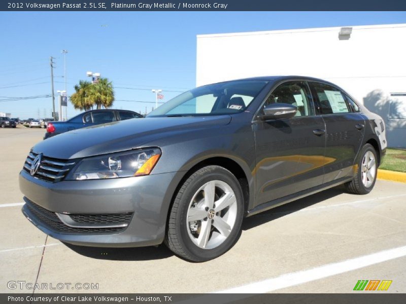 Platinum Gray Metallic / Moonrock Gray 2012 Volkswagen Passat 2.5L SE