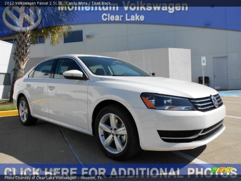 Candy White / Titan Black 2012 Volkswagen Passat 2.5L SE