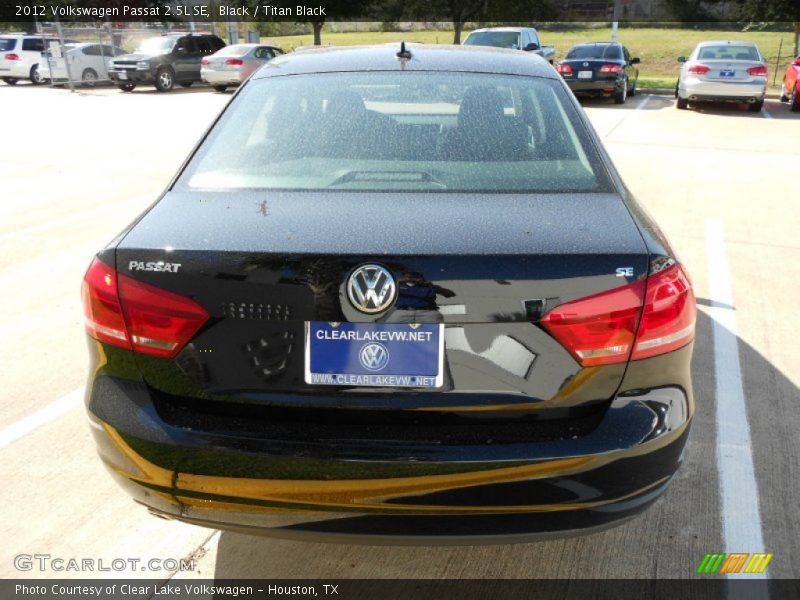 Black / Titan Black 2012 Volkswagen Passat 2.5L SE