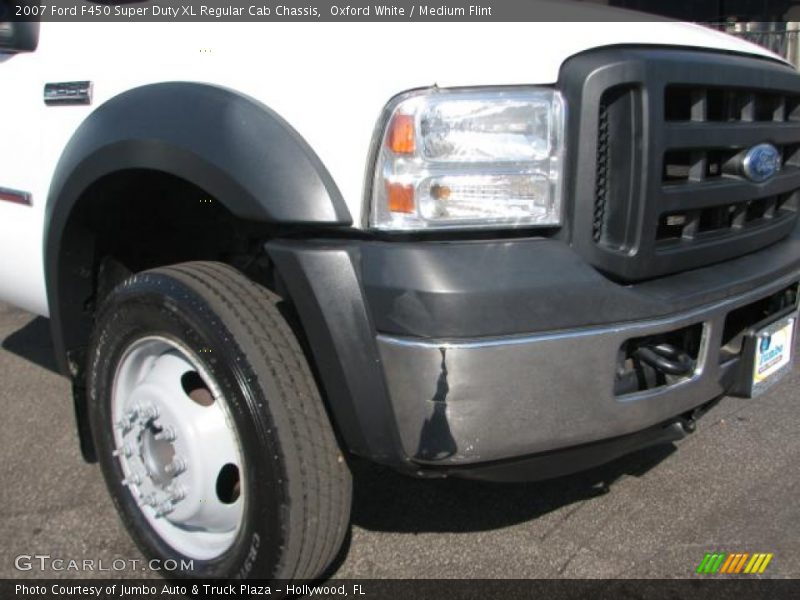 Oxford White / Medium Flint 2007 Ford F450 Super Duty XL Regular Cab Chassis