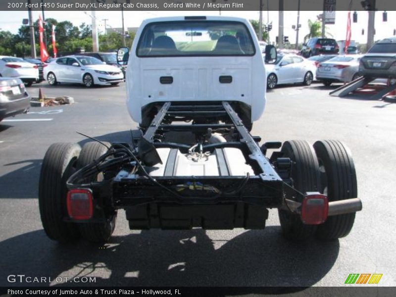 Oxford White / Medium Flint 2007 Ford F450 Super Duty XL Regular Cab Chassis