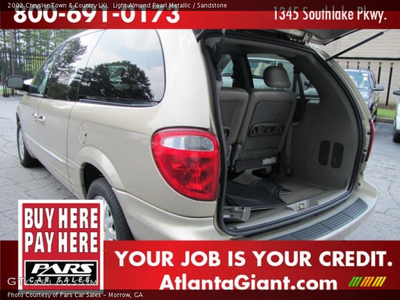 Light Almond Pearl Metallic / Sandstone 2002 Chrysler Town & Country LXi