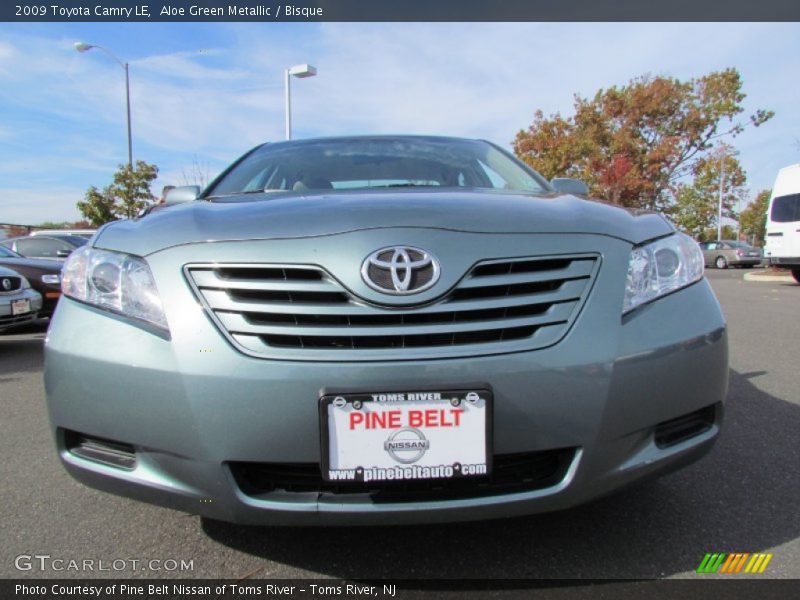 Aloe Green Metallic / Bisque 2009 Toyota Camry LE