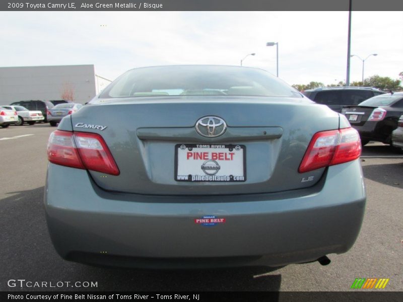 Aloe Green Metallic / Bisque 2009 Toyota Camry LE