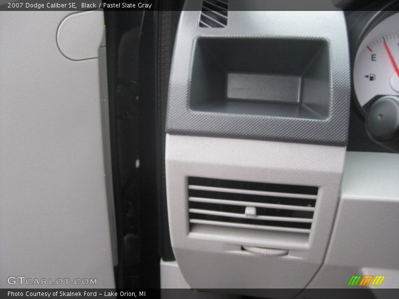 Black / Pastel Slate Gray 2007 Dodge Caliber SE