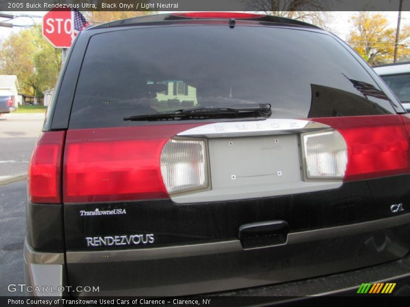 Black Onyx / Light Neutral 2005 Buick Rendezvous Ultra