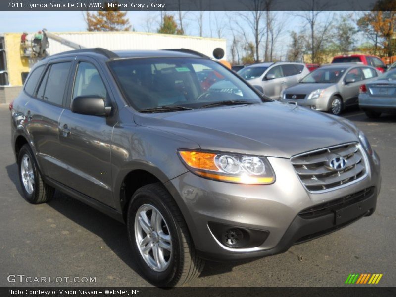 Front 3/4 View of 2011 Santa Fe GLS AWD