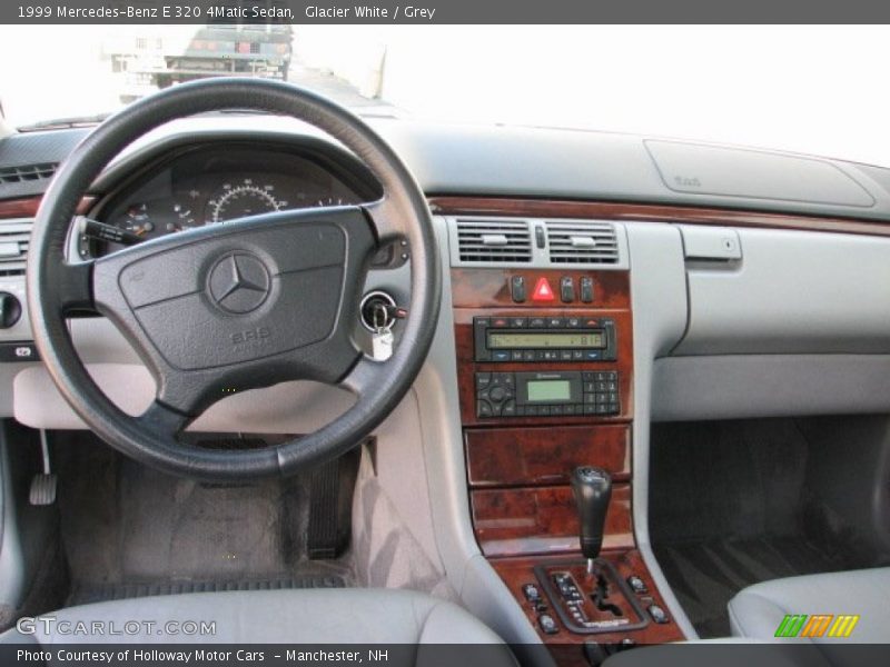 Dashboard of 1999 E 320 4Matic Sedan