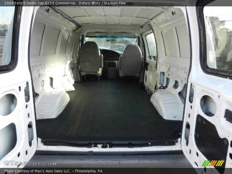 Oxford White / Medium Flint 2004 Ford E Series Van E150 Commercial