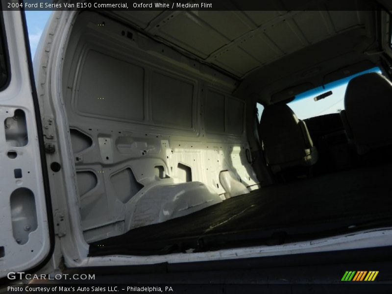 Oxford White / Medium Flint 2004 Ford E Series Van E150 Commercial