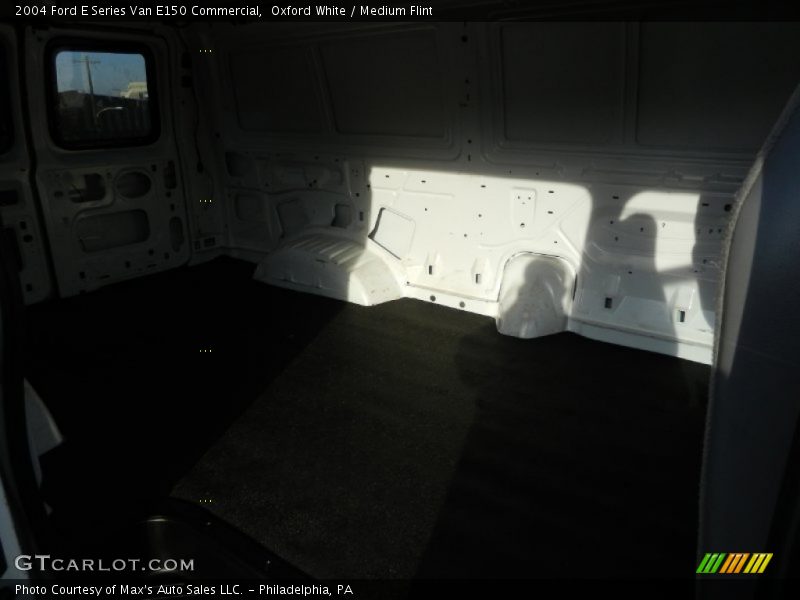 Oxford White / Medium Flint 2004 Ford E Series Van E150 Commercial