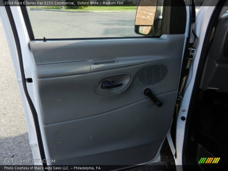 Oxford White / Medium Flint 2004 Ford E Series Van E150 Commercial