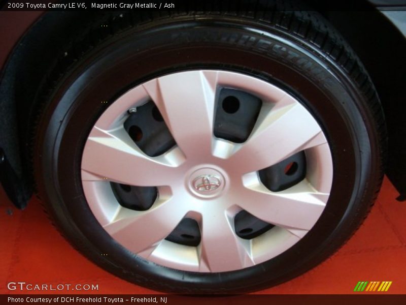Magnetic Gray Metallic / Ash 2009 Toyota Camry LE V6