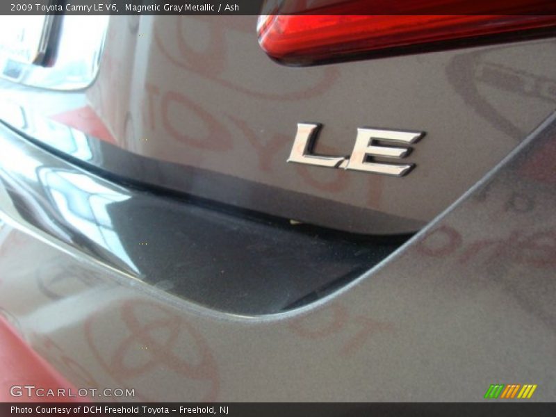 Magnetic Gray Metallic / Ash 2009 Toyota Camry LE V6