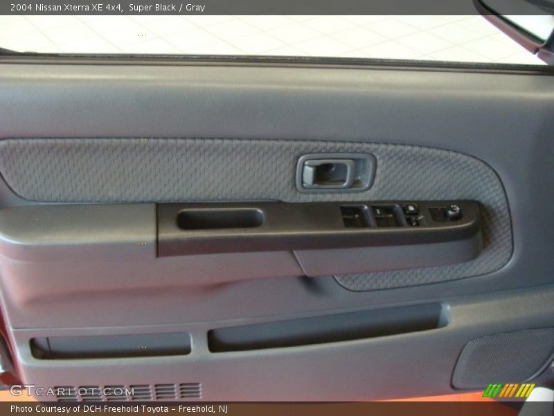 Super Black / Gray 2004 Nissan Xterra XE 4x4